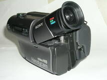 5716● SONY CCD-TR3、Handycam Video Hi8、ソニー8mmハイエイトビデオカメラ ●74_画像5