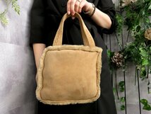 ●美品●CHANEL シャネル●ロゴ 型押し●ムートン スエード レザー 本革●ミニ トート バッグ●キャメルベージュ●腕掛け●かばん●Js43188_画像2