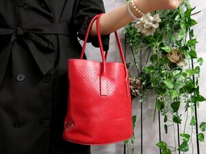 ●美品●PRADA プラダ●パンチング●カーフ レザー 本革●トート バッグ●レッド●SV金具●イタリア製●腕掛け●B5 収納 かばん●Js43455