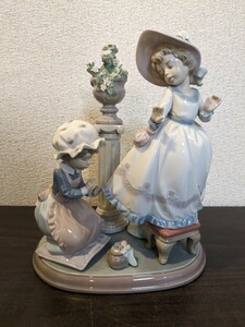 LLADRO リヤドロ 「お好みに手なおし」 フィギュリン 陶器人形 インテリア 女の子 少女 西洋陶磁 置物　Y648