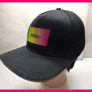 送料無料★アディダス・キャップ OSFX＝メンズL/LL程度 スナップバックで調整OK ブラック adidasグラデーションカラーロゴが素敵 帽子の画像3