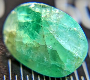 大粒 天然エメラルド 1.21ct ルース emerald 裸石 ベリル パワーストーン お守り レアストーン 卸 誕生石 売り切り ルース 緑柱石 希少石