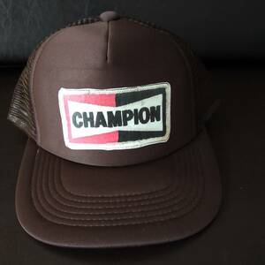 即決★シングルナイロンメッシュキャップ【Champion】焦げ茶×白