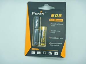 Fenix / E05 1AAA フラッシュライト EDC