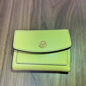 【良好】TORY BURCH トリーバーチ　折財布　レザー　黄色　マスタード　丸ロゴ