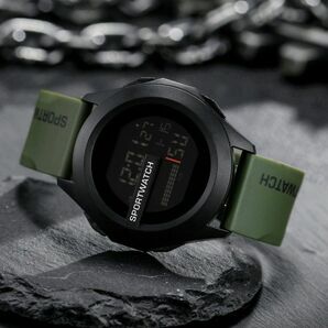 T0482 新品 男女兼用 LED 防水 スポーツ デジタル ウォッチ 腕時計カーキ