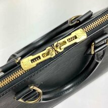 t)ルイ・ヴィトン LOUIS VUITTON アルマ エピ M52142 ハンドバッグ Wファスナー開閉式 鞄 ブランド品 中古 ※パドロック/鍵/保存袋有り_画像5