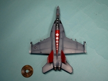 1/144　完成品　F/A-18F　スーパーホーネット　VFA-102 ダイアモンドバックス　(マイコン電飾)_画像6