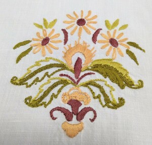  France antique city bro can to white. flax cloth .. flower fully. meagre hand embroidery doi Lee table runner 