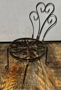 【No.463】アイアン 椅子型 チェアー型 フラワースタンド 花台 飾り台 インテリア 鉄製 アンティーク調 現状品
