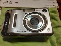 ☆中古　FUJIFILM デジタルカメラ FinePix (ファインピックス) A500_画像3