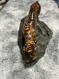 1円〜　Royal Doulton/ロイヤルドルトン/HN2639/Tiger on Rock/置物/陶器/虎/イギリス