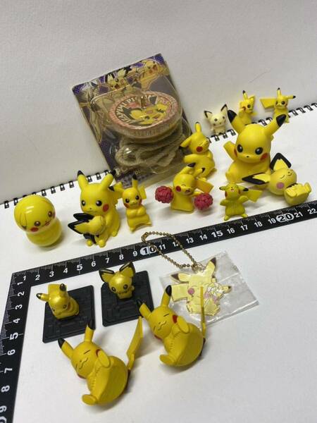 ポケモン ポケットモンスター ピカチュウ ミニフィギュア ピチュー まとめて セット 大量 コレクション レトロ レア 希少 送料無料 t arts