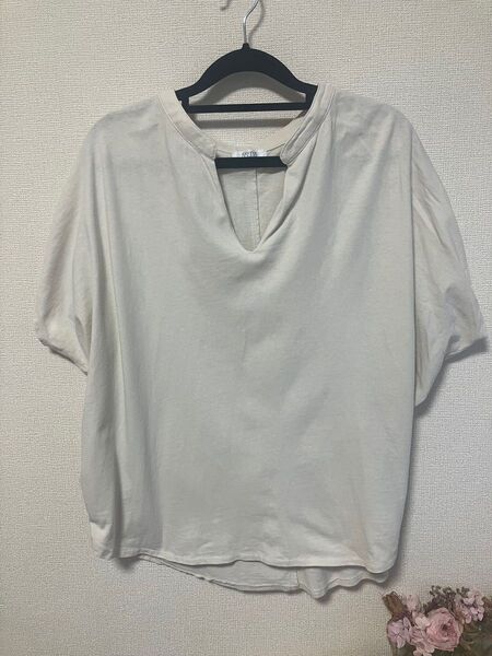 白 オフホワイト tシャツ シャツ ブラウス 袖 半袖 リネン リネン風 Vネック