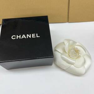 386.◎1円スタート◎CHANEL シャネル コサージュ カメリア ピンブローチ アクセサリー レディース アイボリー系 白 装飾品