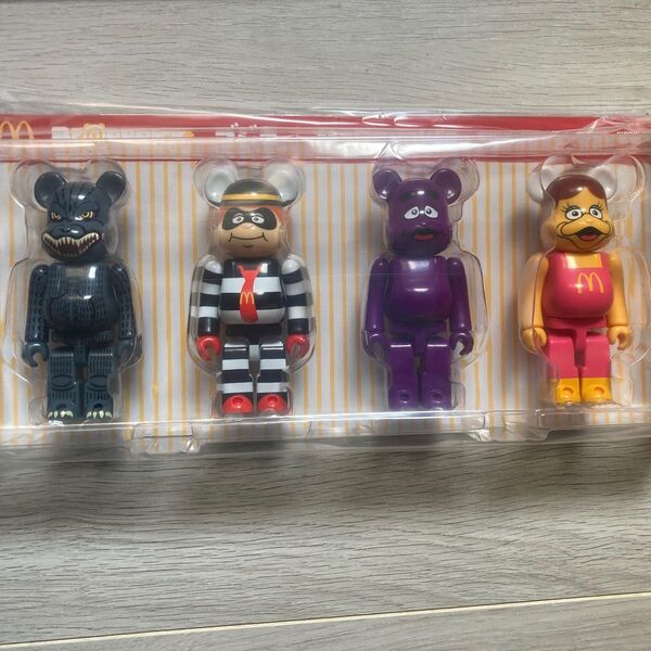 新品未開封 ゴジラ VS マクドナルド BE@RBRICK ベアブリック 4体セット