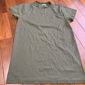 沖縄 米軍放出品 アンダーシャツ Tシャツ トレーニング　ランニング　OD SMALL (管理番号HI209)