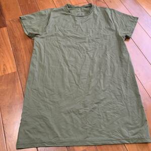 沖縄 米軍放出品 アンダーシャツ Tシャツ トレーニング　ランニング　OD SMALL (管理番号HI210)