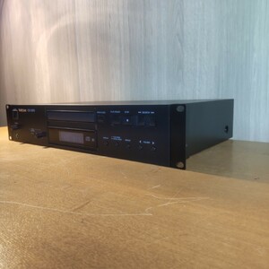 簡易動作確認済 2018年製 TASCAM CD-200 タスカム CDプレイヤー プレーヤー 業務用 ティアック 001