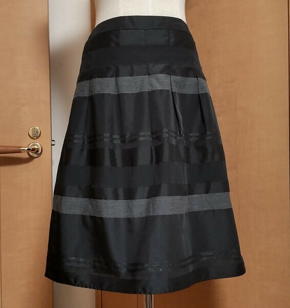 INDIVI 上品　オシャレ　デザイン　スカート　黒　サイズ38
