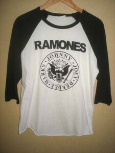 期間限定値下げセールします！ RAMONES ラモーンズ ラグランシャツ 7分袖シャツ ロックT バンドT ミュージシャンTシャツ　PUNK Tシャツ