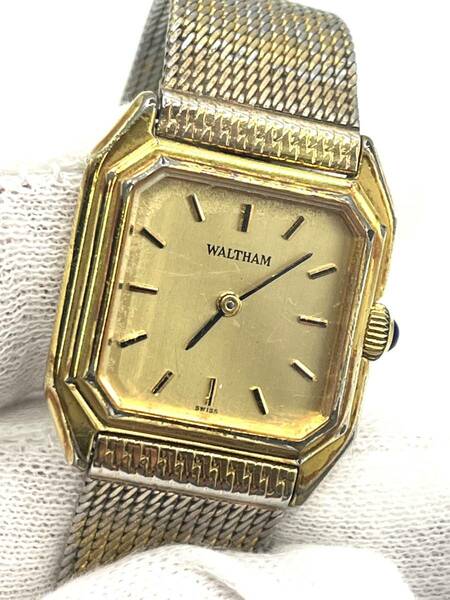 【稼働〇】Waltham ウォルサム　ヴィンテージ　手巻き腕時計　ゴールド　スクエア　レディース　700177　ケース幅2.1