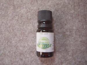 . oil essential oil . oil 100% sandal wood 10ml India production 