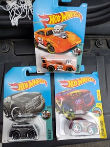 ★3台セット アメ車 ホットウィール hot wheels tooned デイトナ フォード 300C チャージャー