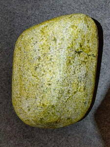 清代　黄皮翡翠の原石　重さ８.９キロ