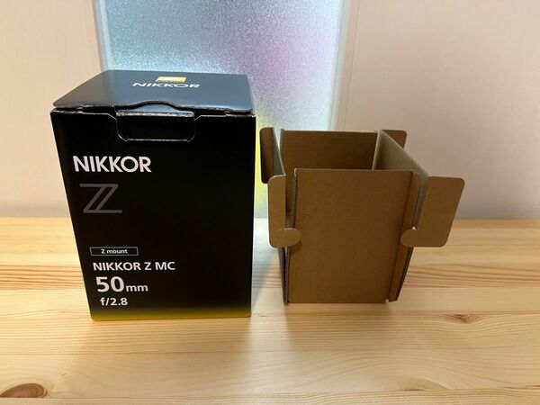 Nikkor Z MC 50mm f/2.8 VR S 箱