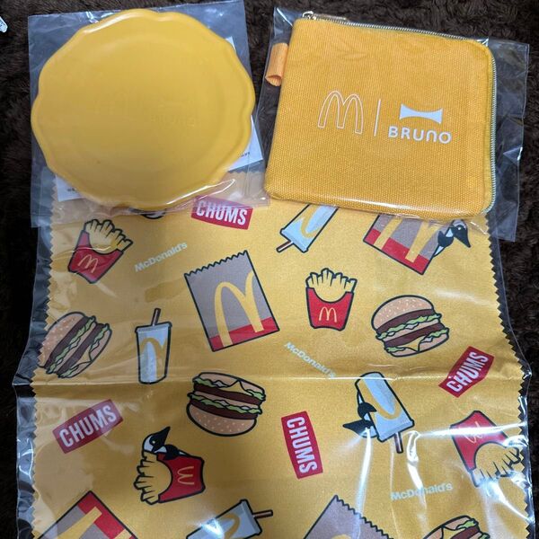 マクドナルド CHUMS BRUNO 黄色セット! 福袋