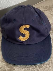 シュプリーム キャップ　ロゴ　S 帽子　ネイビー