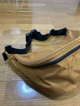 美品 KELTY ケルティ ウエストバッグ ボディバッグ VINTAGE ヴィンテージ BIG FANNY 12L メンズ レディース 1804 イエロー_画像3