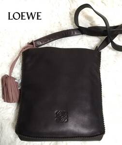  ★LOEWE★ ロエベ　ショルダーバッグ フラメンコ アナグラム 型押し タッセルチャーム ロエベ ポシェット ナッパレザー 茶色