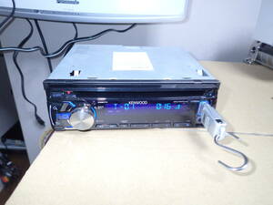 中古品　ケンウッド　kenwood　　MP3/WMA/AAC対応CD/USBレシーバー U383　1DIN　小物入れ　配線　取り付け金具　変換カプラー付き