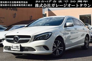 Новая маска белая тестовая поездка сегодня Mercedes -Benz CLA180 Стреляет на съемки гараж Обычная версия дилера может быть проверена на текущем автомобиле во время выставки