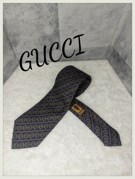 美品　高級　ハイブランド　GUCCI　グッチ　ネクタイ　メンズ　小物　シルク　柄　肉厚　ブランド