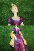 1071 ロイヤルドルトン フィギュリン ロレッタ ROYAL DOULTON FIGURINE LORETTA_画像2