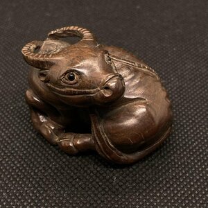  времена предмет старый netsuke корова дерево резьба по дереву .. предмет маленький . скульптура глаз входить Edo антиквариат товар Zaimei 