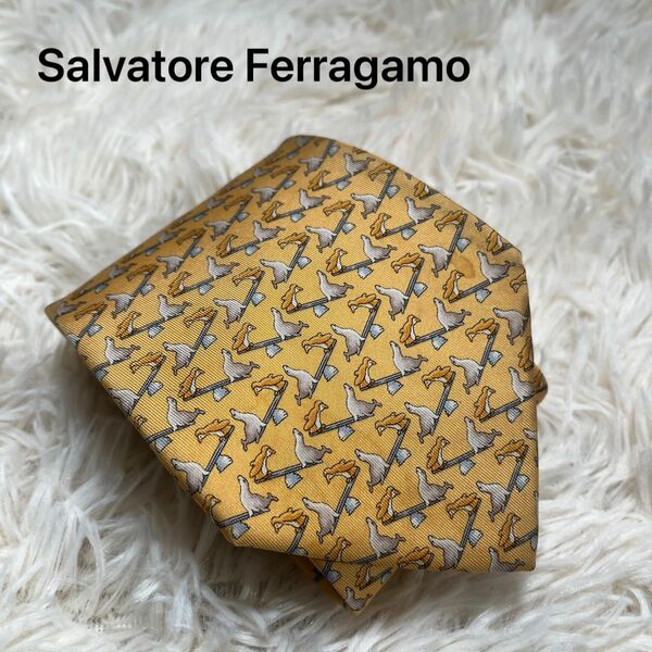  Salvatore Ferragamo ネクタイ　アザラシ&ペンギンデザイン