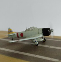 完成品　1/144　エフトイズの「日本の翼コレクション４」から、「T-6テキサン」改造の「零戦・トラトラトラ」、モーターライズ。_画像2