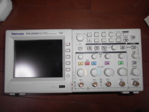 Tektronix テクトロニクス TDS 2004B FOUR CHANNEL デジタルオシロスコープ 60MHz 1GS/s　通電確認