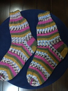 手編み靴下。ソックヤーン。可愛い。