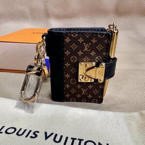 未使用 ☆LOUIS VUITTON（ルイ・ヴィトン） ☆彡 バッグチャーム・LV ブック M00992 現行モデル 145200円 京都大丸購入品の画像1