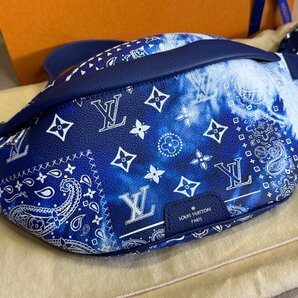 ほぼ未使用 ☆LOUIS VUITTON（ルイ・ヴィトン） ☆彡 M20587 モノグラム バンダナ ディスカバリー バムバッグ ボディバッグ 大丸購入の画像3