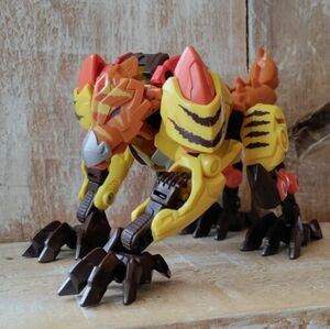 Transformers Prime Vertebreak Beast Hunters Deluxe Class Figure 海外 即決