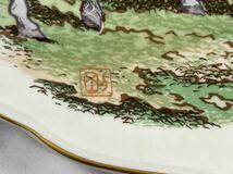 【福蔵】飾皿 深川製磁 2002年 色絵 馬 人物 絵皿 直径23.7cm_画像7