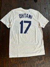 ドジャース　MLB公式品 　ナイキ製　大谷翔平　Ｔシャツ　ホームカラーの白　Ｍサイズ　普通の男性着られます。_画像6