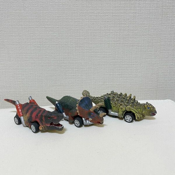 恐竜　プルバック走行　車　おもちゃ