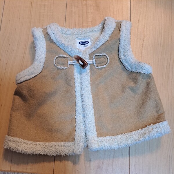 OLD NAVY オールドネイビー ベスト 6-12M 70 ムートンベスト もこもこ 男の子 女の子